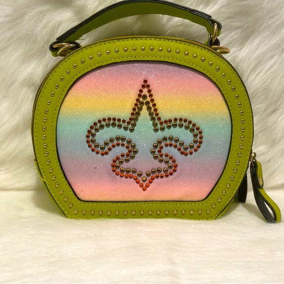 Spicy Lime Green Platform Sandals with Lime Green Fleur De Lis Crossbody - Picture 8 of 14